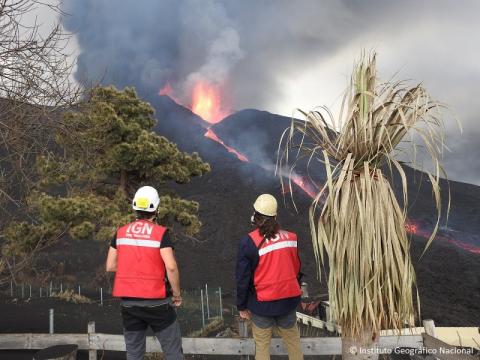 Personal del Instituto Geográfico Nacional en La Palma/Instituto Geográfico Nacional IGN