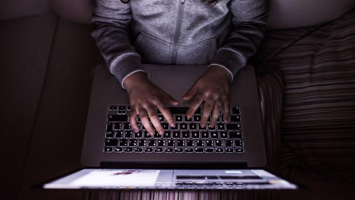 Más de diez millones de menores de Asia y África han sufrido explotación o abusos sexuales online, alerta un estudio abusos online