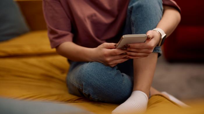 Un estudio afirma que las prohibiciones de redes sociales en adolescentes carecen de evidencia y pueden conllevar riesgos Redes