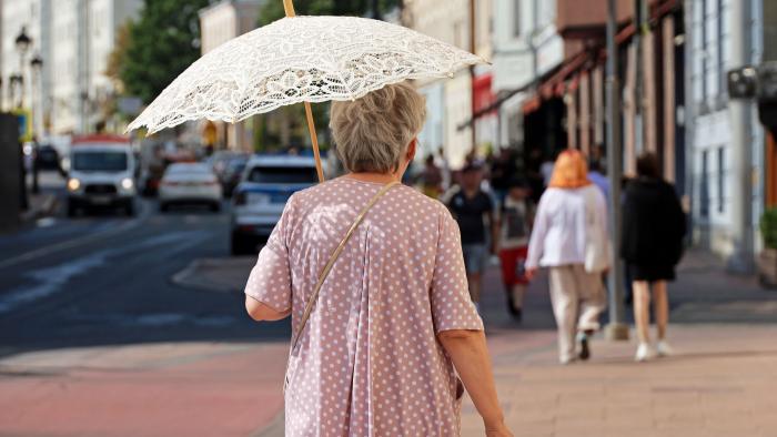 old lady heat